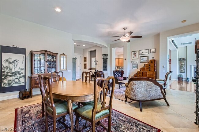 Building Photo - 7387 Preen St