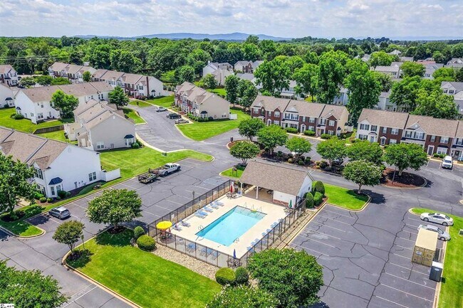 Building Photo - Greer, 2bd/2.1ba, 1484SF