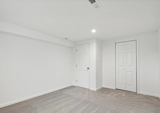 Building Photo - 5522 Lanham Way