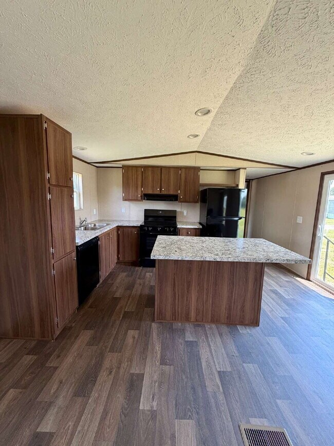 Building Photo - MOBILE HOME FOR RENT IN REHOBETH