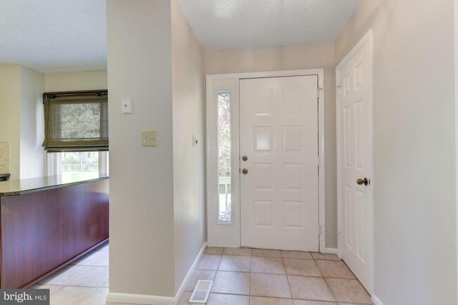 Building Photo - 1605 Oak Spring Way