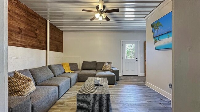 Building Photo - 374 Prince Dr