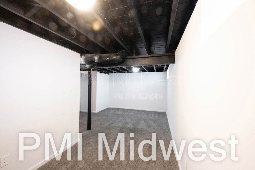 Building Photo - 3101 N Temple Ave