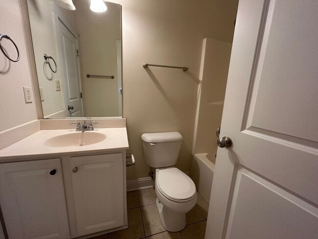 Building Photo - PRE-LEASING FOR AUGUST 6TH, 2026!