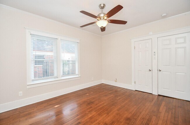 Building Photo - 4625 Pineridge St