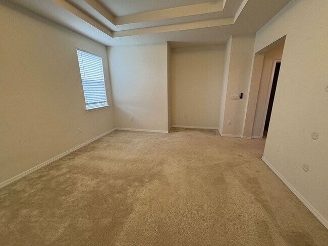 Building Photo - 50% OFF FIRST MONTH RENT* - 5 Bedroom 4 Ba...