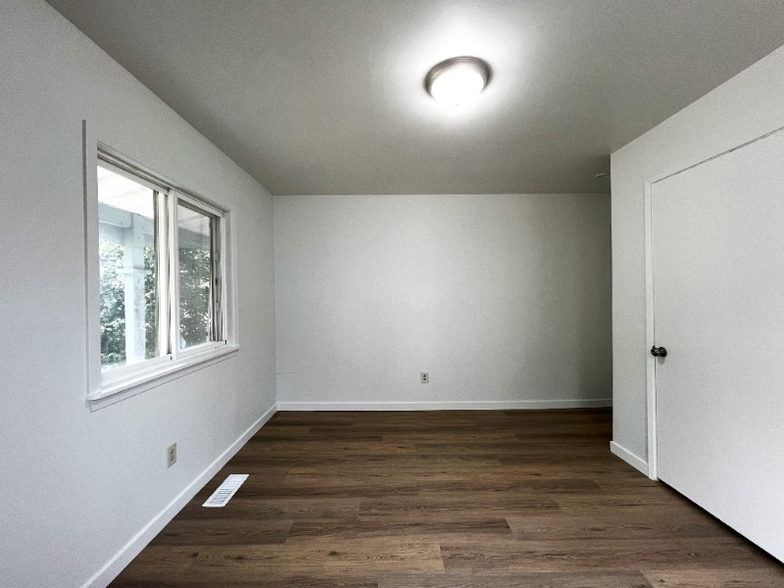 Building Photo - 25818 19th Ave S