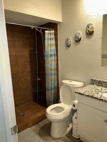 Building Photo - 7407 Cloverglen Dr