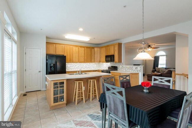Building Photo - 1752 Theale Way