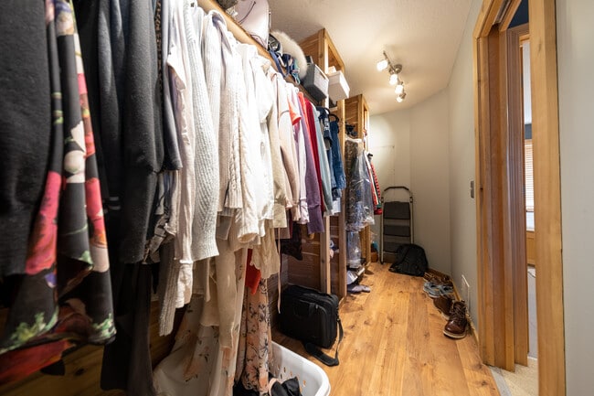 Building Photo - 7122 Harrison Hill Trail