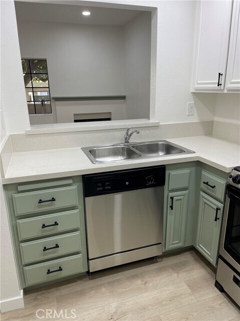 Building Photo - 47 Gaviota