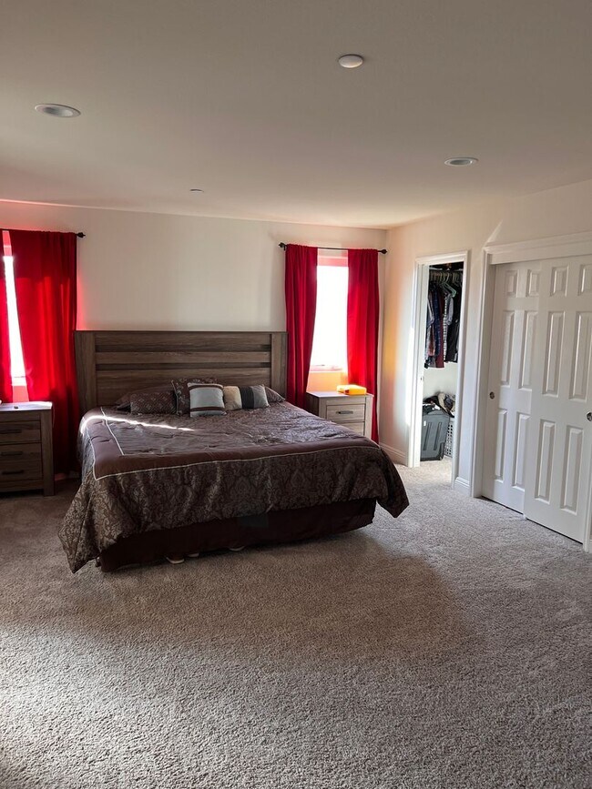 Building Photo - Charming 3-Bedroom 2.5 Bath Home for Rent ...