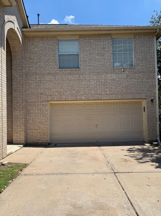 Building Photo - 14930 Cabin Run Ln