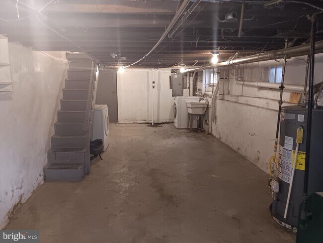 Building Photo - 2309 Upland St