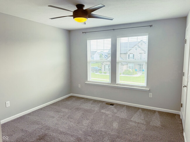 Building Photo - 7882 Villa Cir