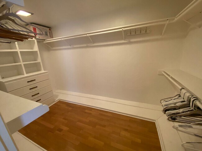 Building Photo - Beautiful 3 Bedroom Home in NE Albuquerque