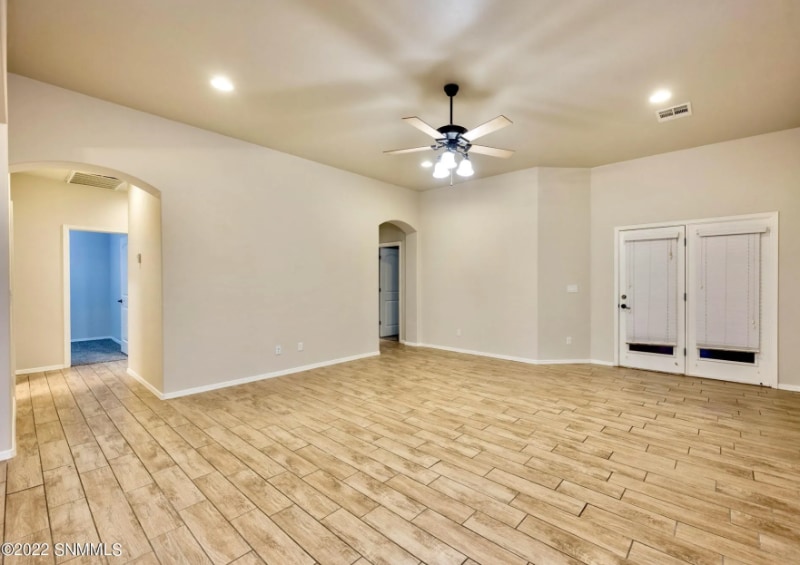 Building Photo - 3933 Agua Duro Dr