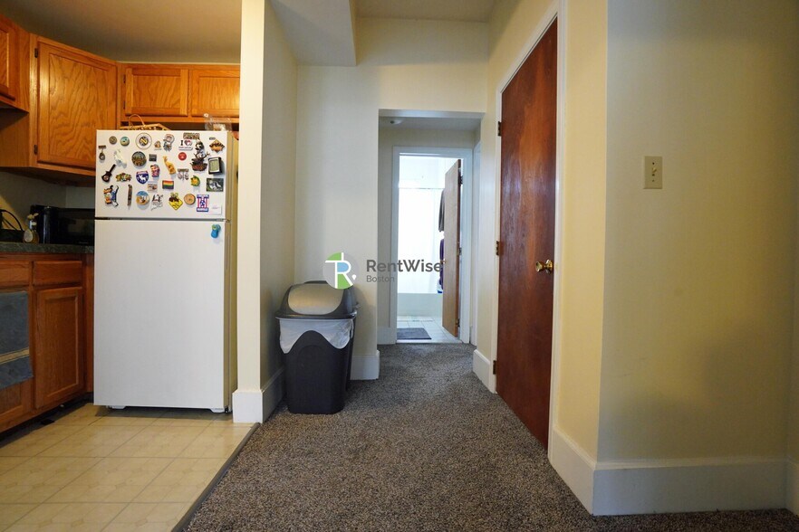 Building Photo - 12 Lorraine Ter