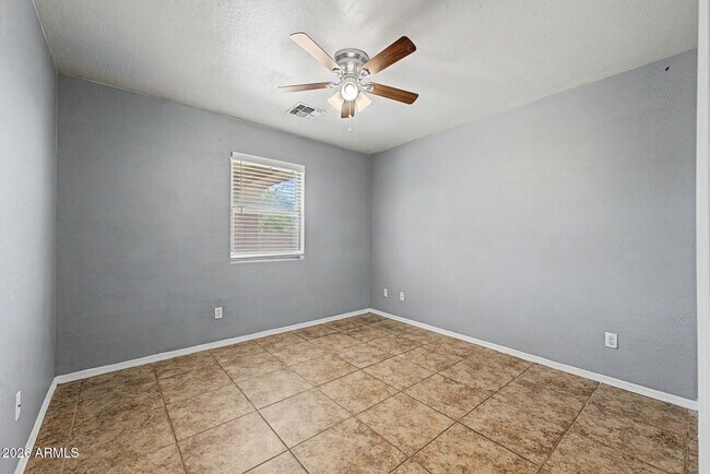 Building Photo - 11207 W Hopi St