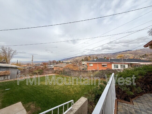 Building Photo - 1011 Claremont Dr