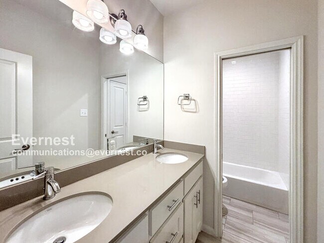 Building Photo - 14941 Running Deer Trail