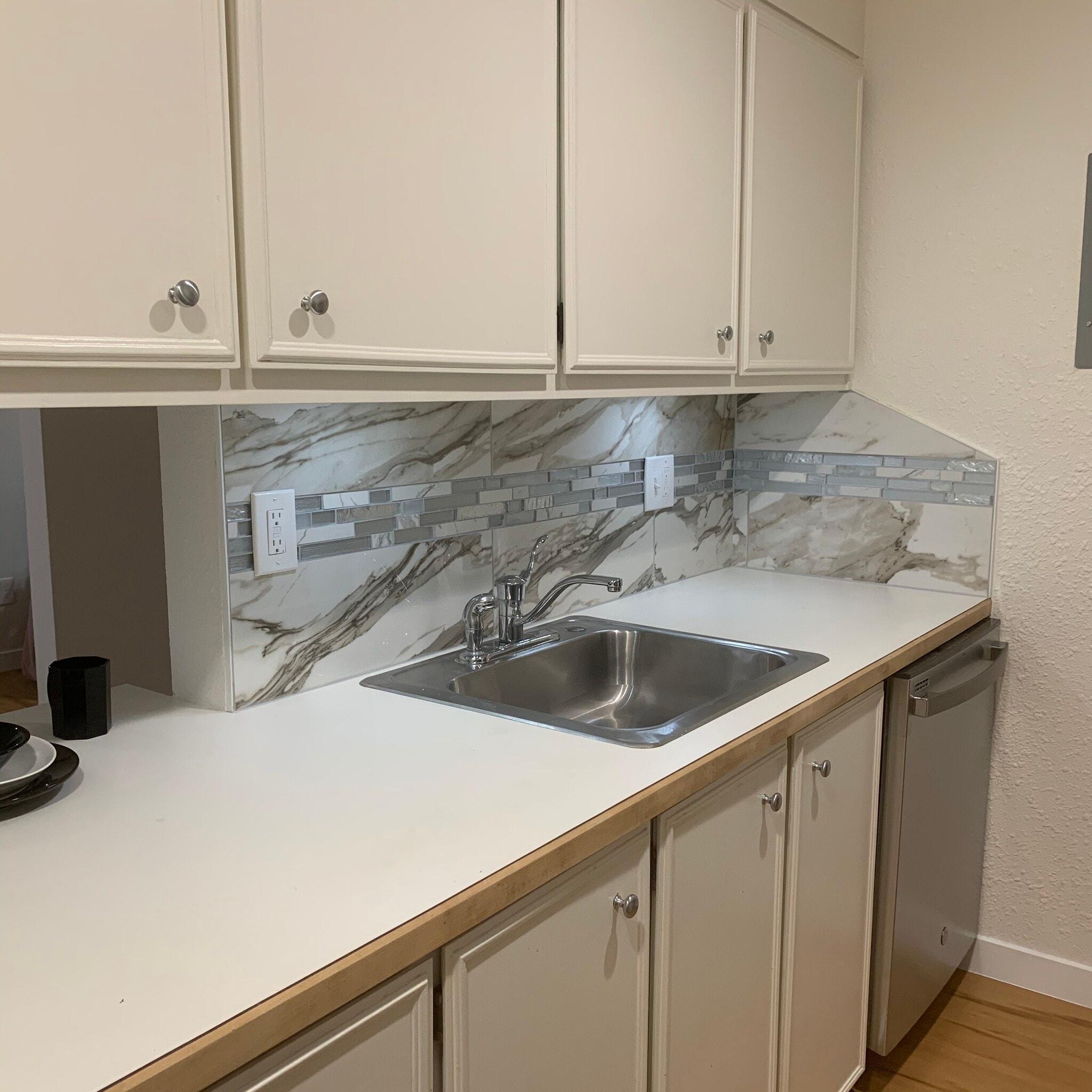 KITCHEN- SS appliances, fresh tiling, under counter lighting - 2227 Canyon Blvd