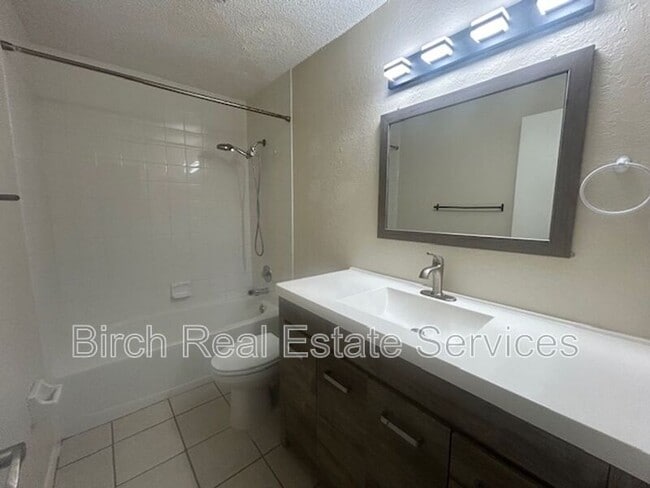 Building Photo - 449 2nd Ave