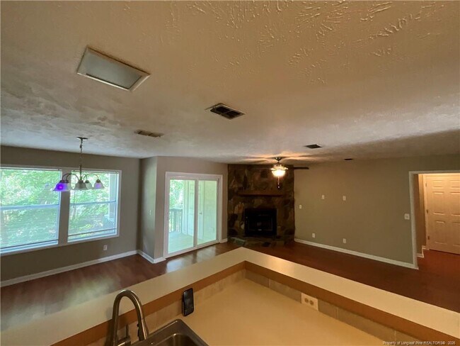 Building Photo - 1025 Wood Creek Dr