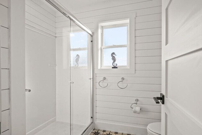 Building Photo - 707 Parkplace-SI ID1036727P