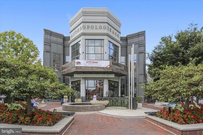 Building Photo - 6705 Hillandale Rd