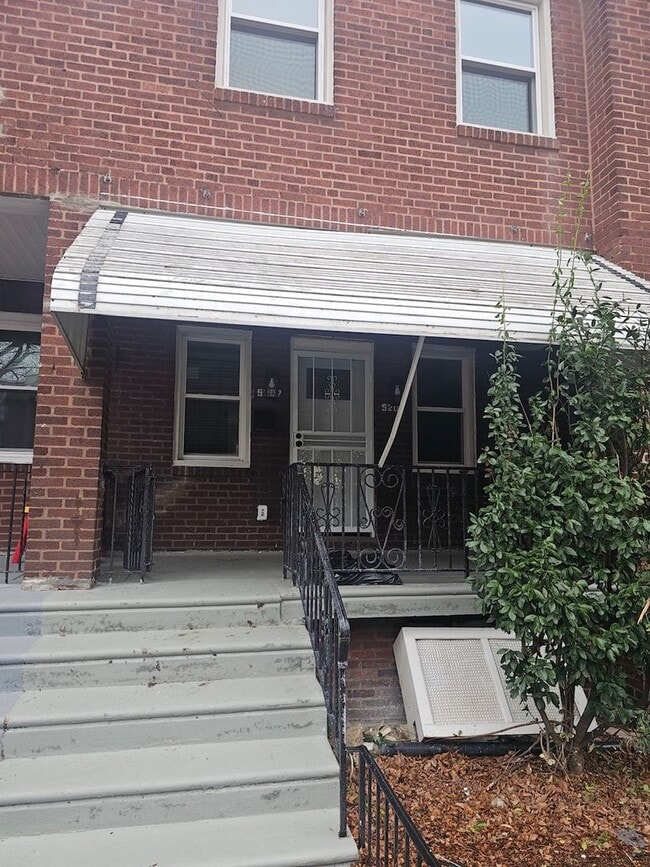 Building Photo - 5207 Hawthorne St