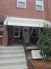 Building Photo - Stunning Remodel - Frankford