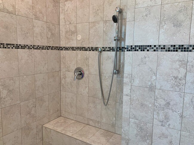 Building Photo - 32 Olivine Ct