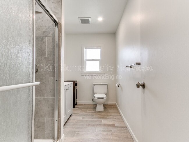 Building Photo - 1812 W Noble Ave