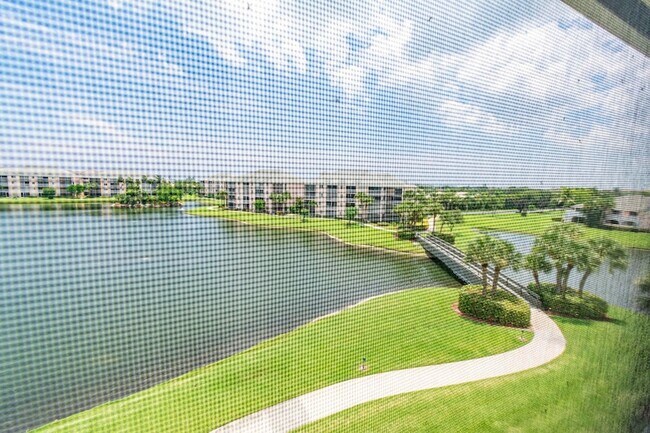 Building Photo - 353 S US Hwy 1