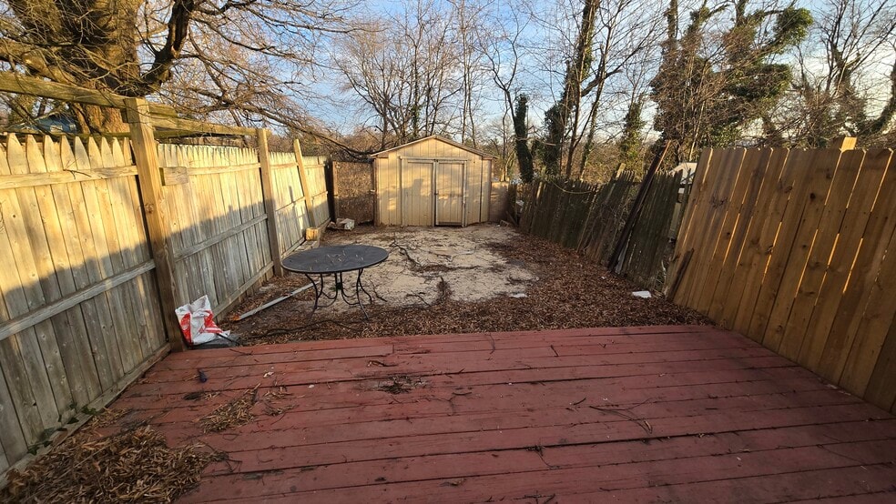 Building Photo - 437 Caledonia Ave