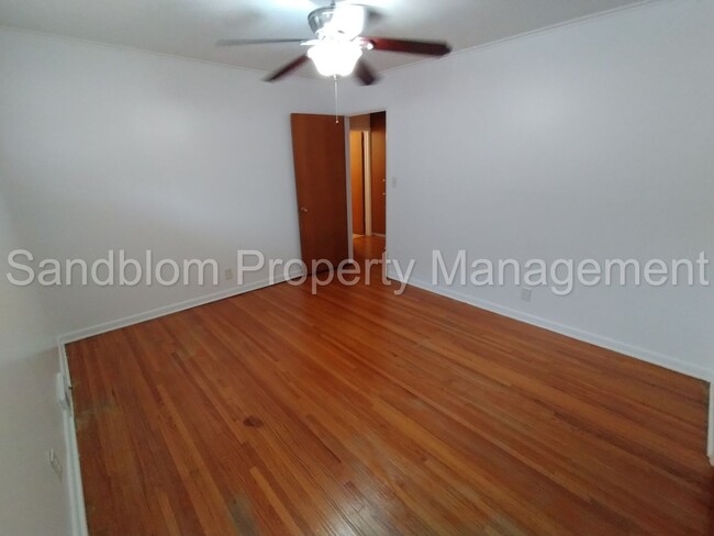 Building Photo - FOR LEASE | Mid-town Tulsa | 2 Bed, 1 Bath...