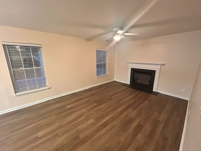 Building Photo - Arbor Oaks Subdivision 4BR 2.5Ba