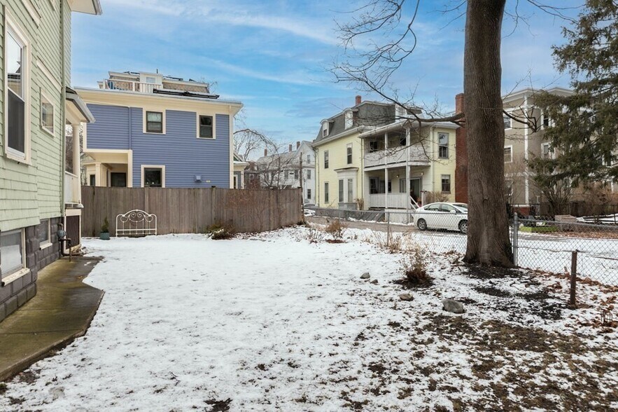 Building Photo - 104R Ellery St