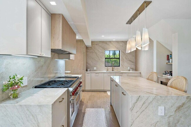 Building Photo - 3211 Washington Rd