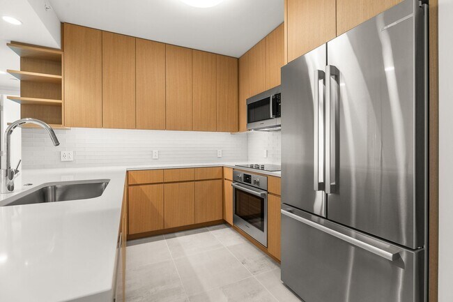 Building Photo - Sky Ala Moana West — 2 Bed / 2 Bath / 2 Parking