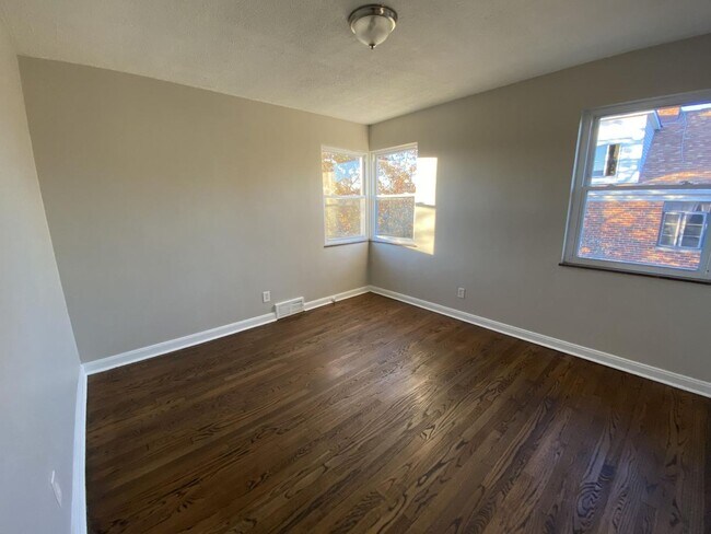 Building Photo - 4101 Ridge Rd