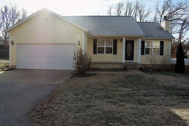 Primary Photo - Beautiful spacious home in Waynesville