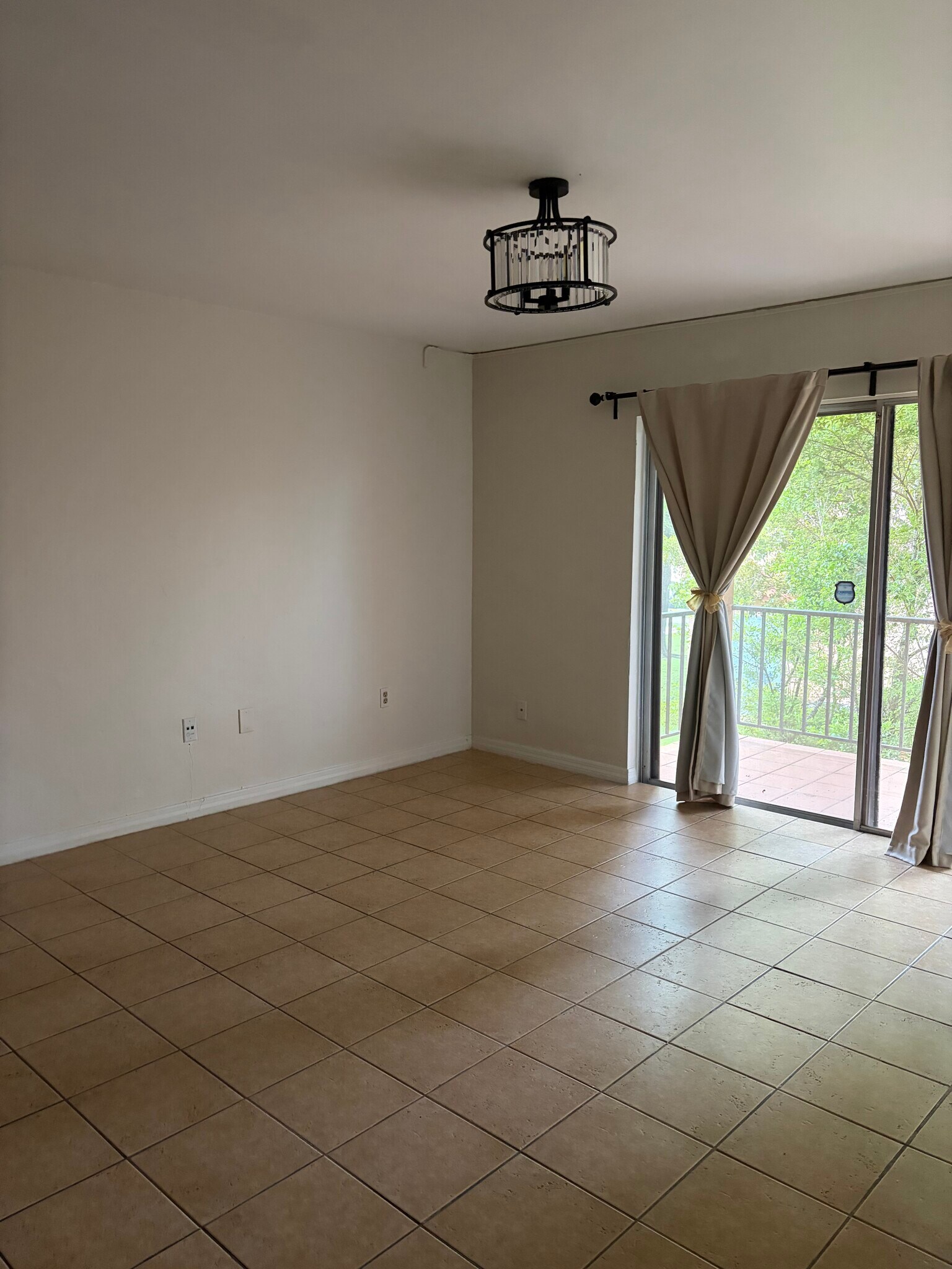 Building Photo - 7101 Miami Lakes Dr