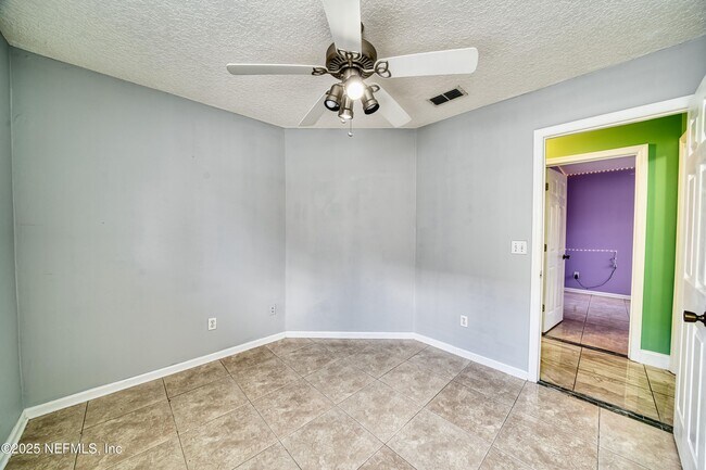 Building Photo - 185 Hawthorn Hedge Ln