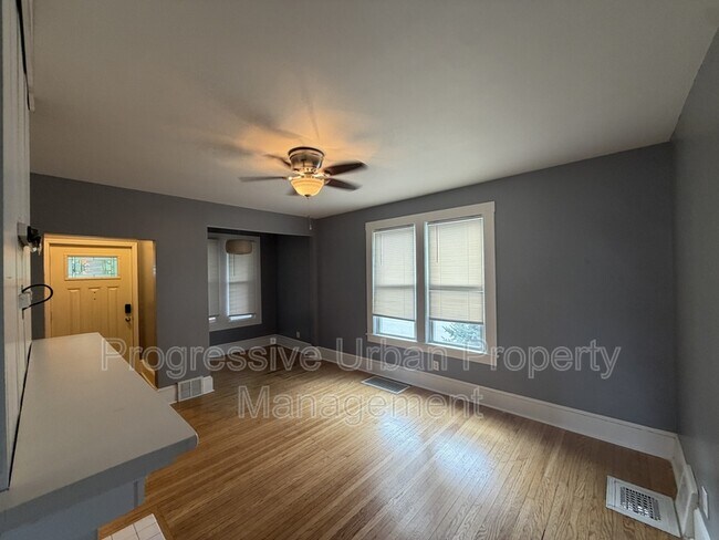 Building Photo - 2160 Alger Rd