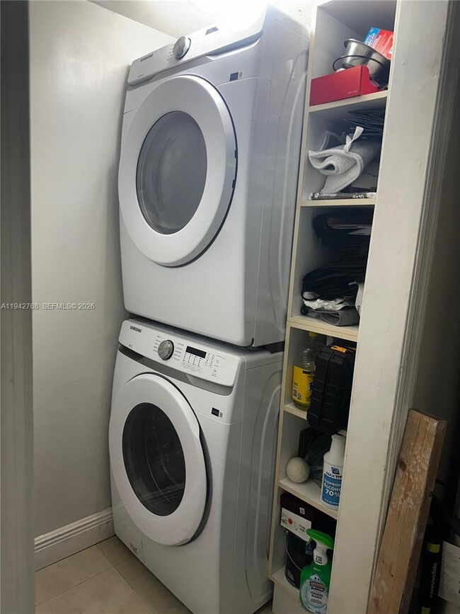 Building Photo - 16699 Collins Ave