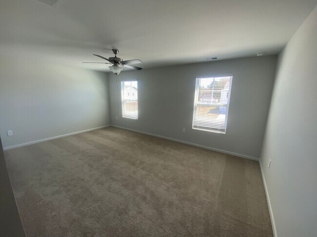 Building Photo - 207 Windsong Dr