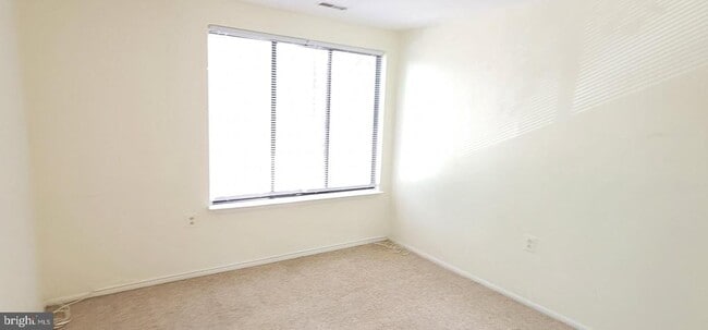 Building Photo - 18010 Chalet Dr