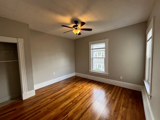 Building Photo - 262 Walnut St